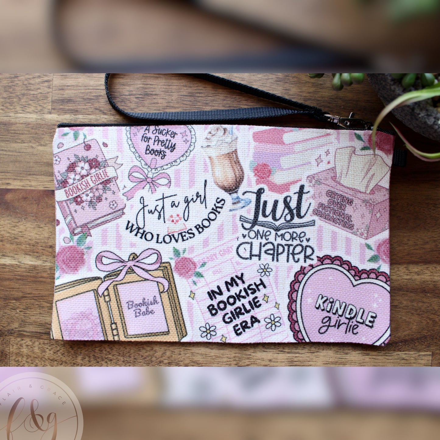 Bookish Girlie Pouch / Sleeve