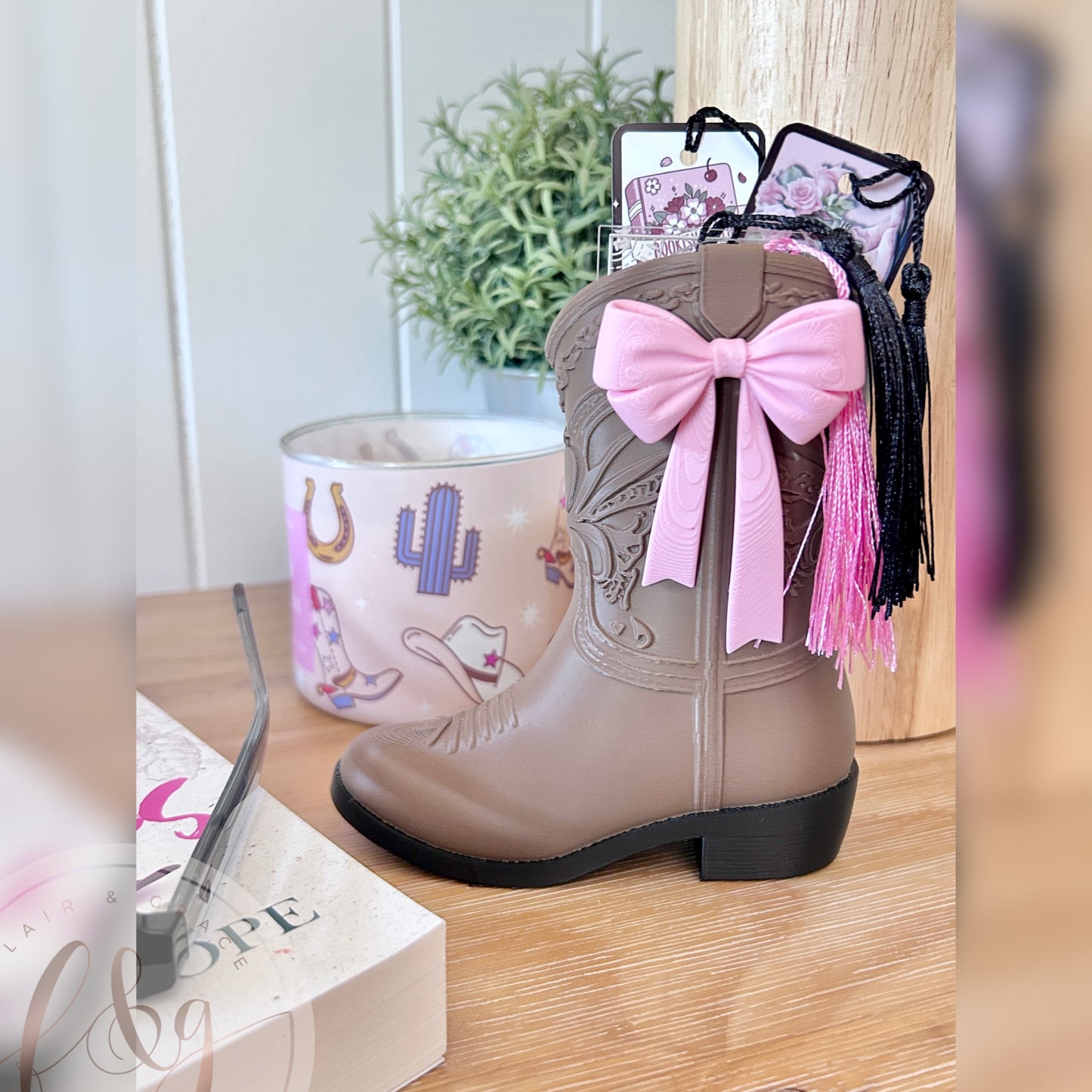 Cowboy Boot Bookmark Holder (With Bows)