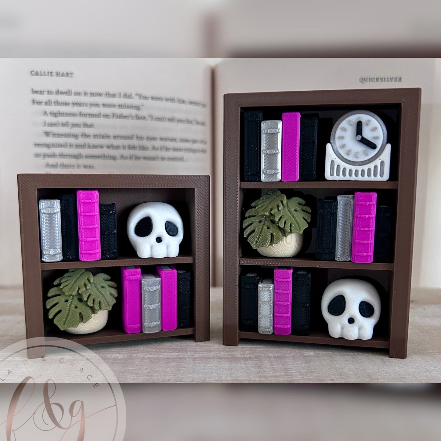 Bookshelf Fidget Clicker