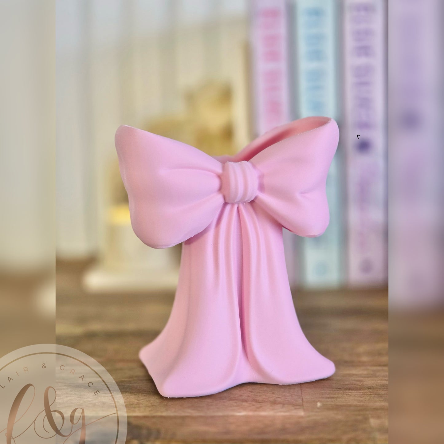 Ribbon Bow Bookshelf Vase